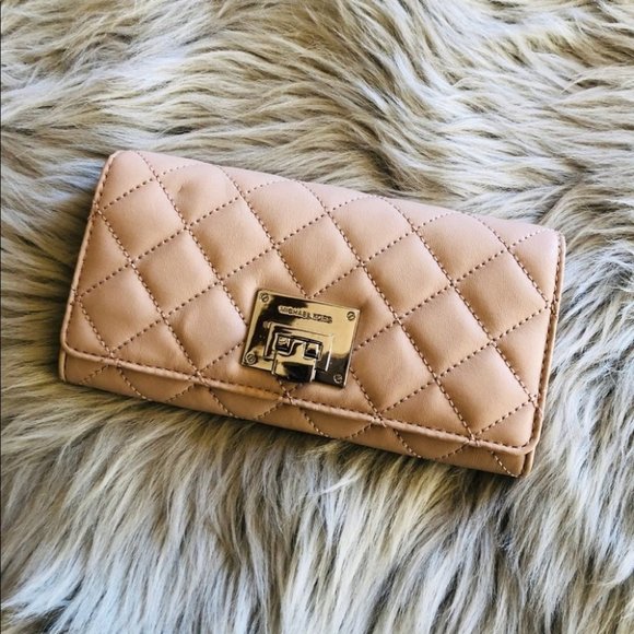 Michael Kors Handbags - NWT Michael Kors Astrid Quilted leather wallet